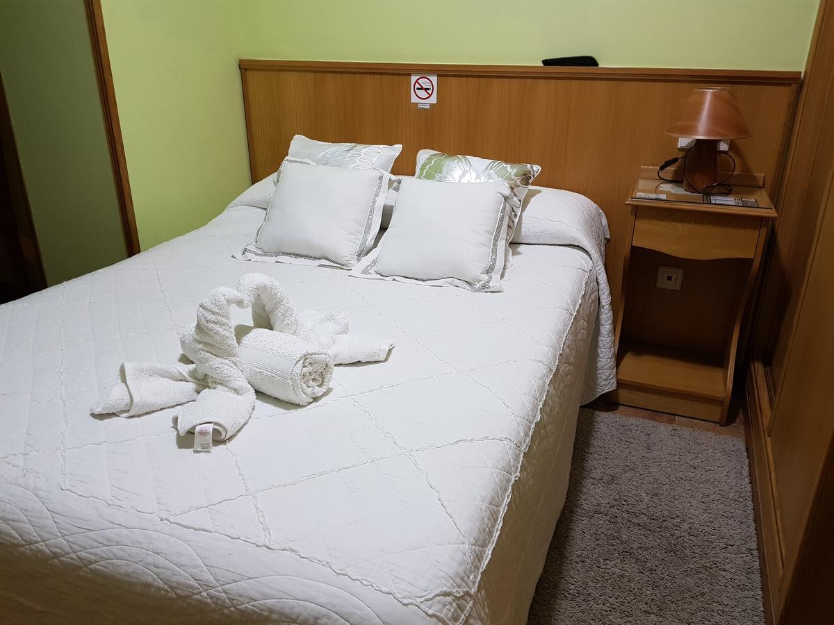 Hostal Ponte Dos Santos Ribadeo Exteriér fotografie